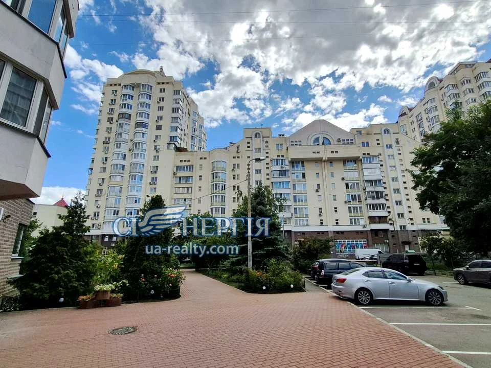 Квартира. Київ, Левка Лук'яненка вул.