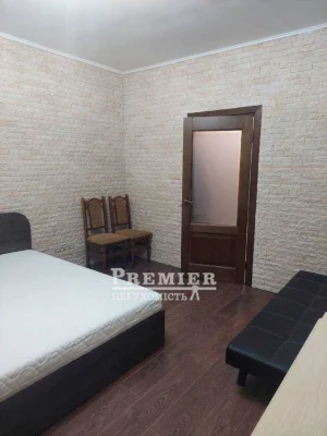 Квартира с современным ремонтом 36 кв.м. Укомплектована мебелью