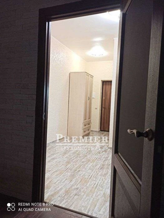 Квартира с современным ремонтом 36 кв.м. Укомплектована мебелью