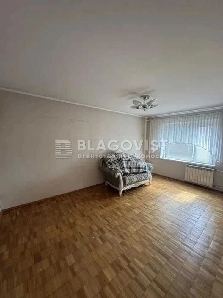 Продам 2 кімнатну квартиру вул Чорнобильска 20 метро Академм