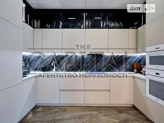 For sale 4-room apartment 180 sq. m. on Demiivska Street 33 • ID 3468