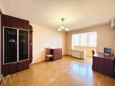 Продам 1 кім. квартиру, 39 м², вул. Лариси Руденко, 10, Позн