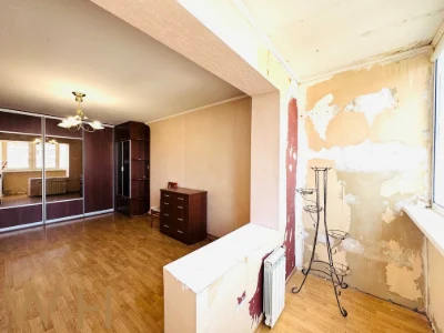 Продам 1 кім. квартиру, 39 м², вул. Лариси Руденко, 10, Позн
