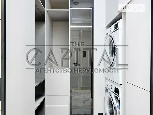 For sale 4-room apartment 180 sq. m. on Demiivska Street 33 • ID 3468