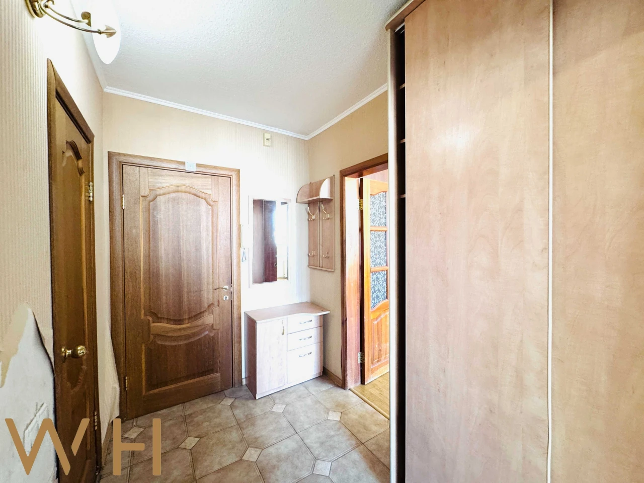 Продам 1 кім. квартиру, 39 м², вул. Лариси Руденко, 10, Позн