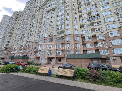 Продаж 4-кімнатної квартири в центрі Києва в ЖК Пори Року/Мо
