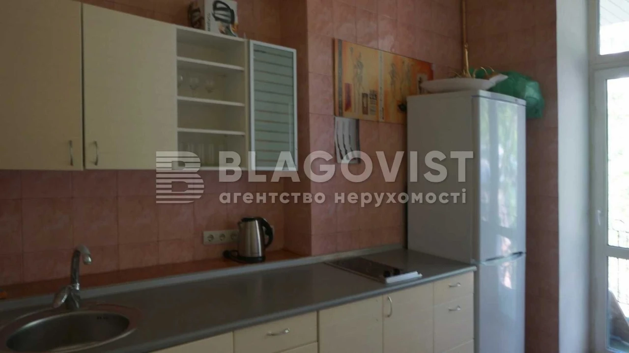 Продаж 4-к (100м) квартири вул.Басейна,15 Центр Бесарабка, Х