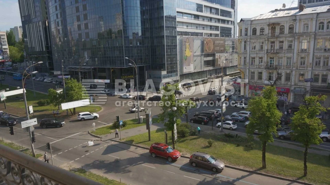 Продаж 4-к (100м) квартири вул.Басейна,15 Центр Бесарабка, Х