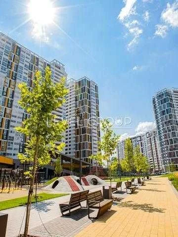 Продається простора 1-кімнатна квартира в ЖК Русанівська Гав