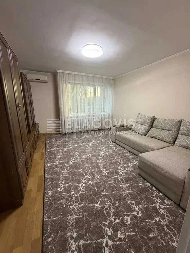 Продаж 1 кімнатна центр Антоновича 154,  ст. "Палац Україна"