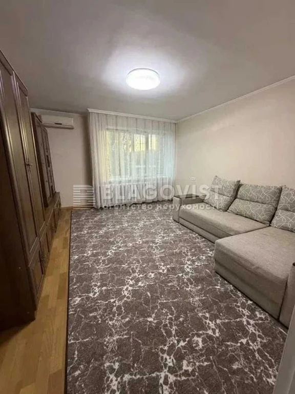 Продаж 1 кімнатна центр Антоновича 154,  ст. "Палац Україна"