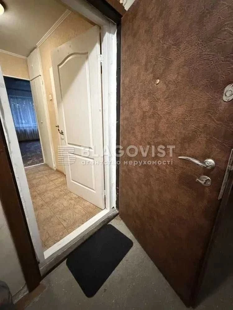 Продаж 1 кімнатна центр Антоновича 154,  ст. "Палац Україна"