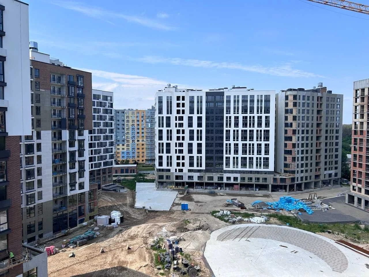 1 кімнатна квартира 50 кв.м. в Лакі Ленд, Є-Оселя