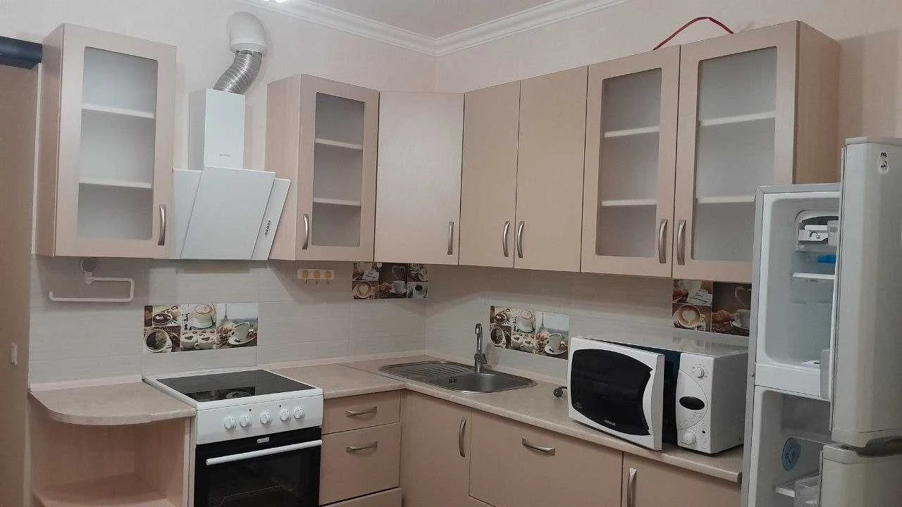 Ю.Поправки 14, продам 1 кімнатну з  ремонтом , м.Чернігівськ