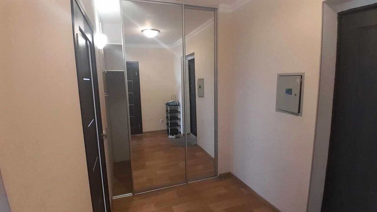 Ю.Поправки 14, продам 1 кімнатну з  ремонтом , м.Чернігівськ