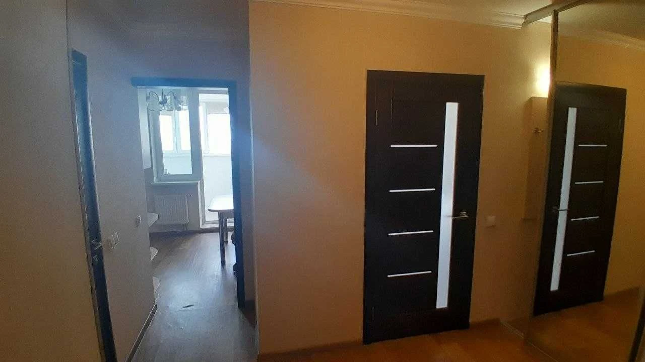 Ю.Поправки 14, продам 1 кімнатну з  ремонтом , м.Чернігівськ