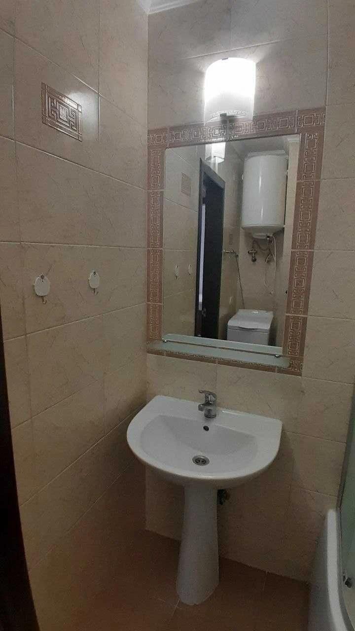 Ю.Поправки 14, продам 1 кімнатну з  ремонтом , м.Чернігівськ