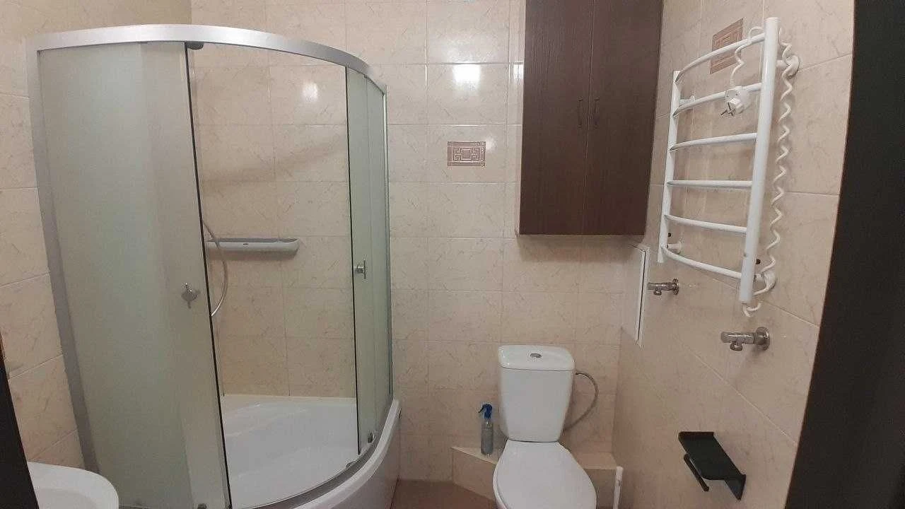 Ю.Поправки 14, продам 1 кімнатну з  ремонтом , м.Чернігівськ