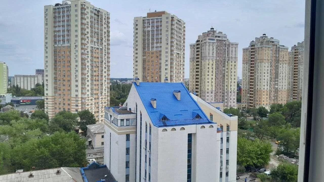 Ю.Поправки 14, продам 1 кімнатну з  ремонтом , м.Чернігівськ