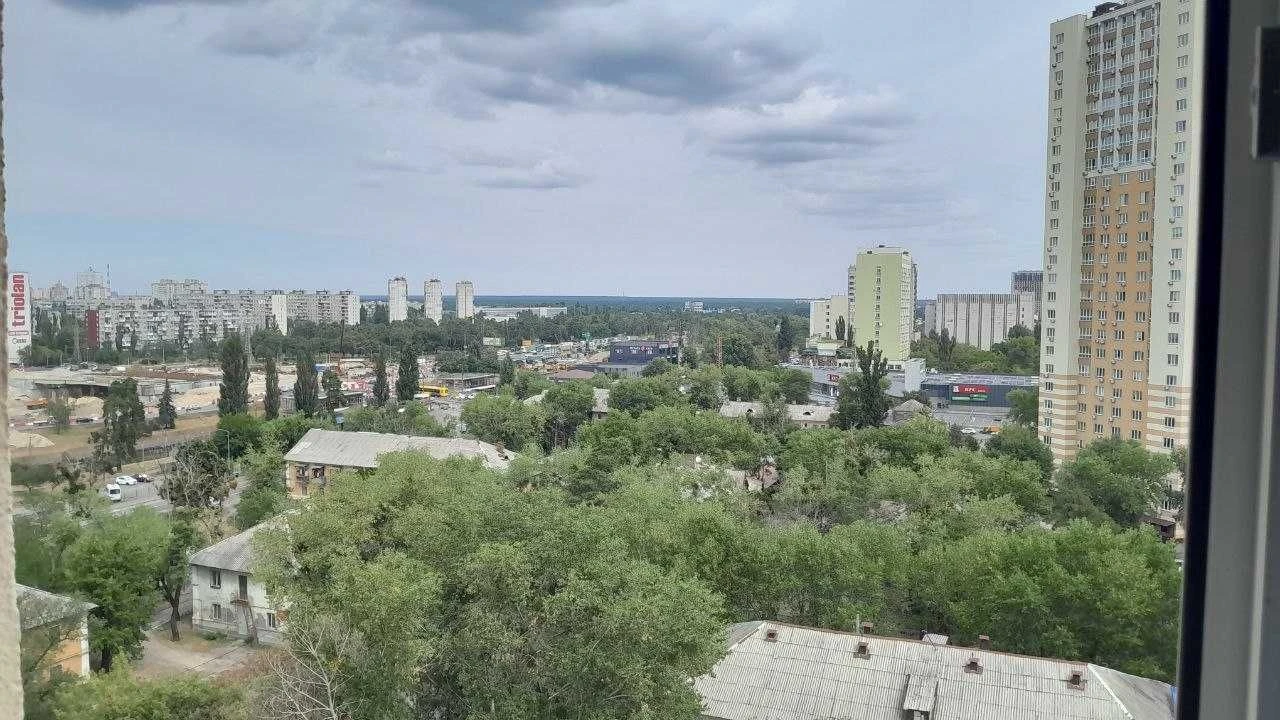 Ю.Поправки 14, продам 1 кімнатну з  ремонтом , м.Чернігівськ