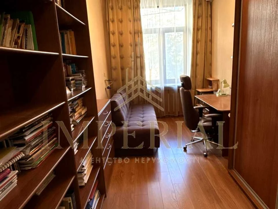 Квартира. Київ, Малопідвальна вул.