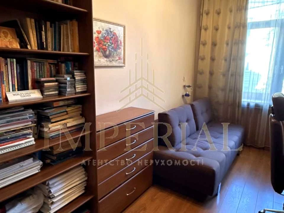 Квартира. Київ, Малопідвальна вул.