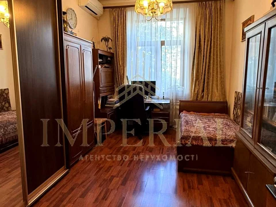 Квартира. Київ, Малопідвальна вул.