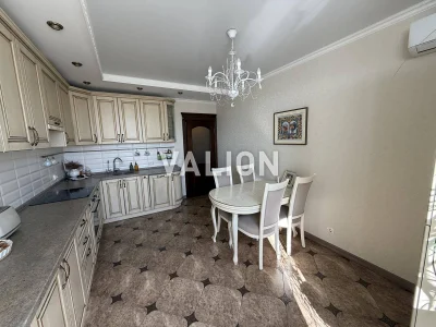 Продажа трехкомнатной квартиры 102 м² на ул. Феод