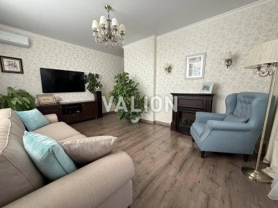 Продажа трехкомнатной квартиры 102 м² на ул. Феод