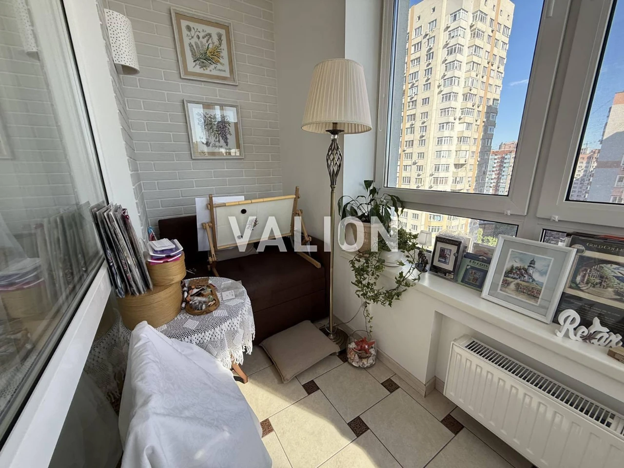 Продажа трехкомнатной квартиры 102 м² на ул. Феод