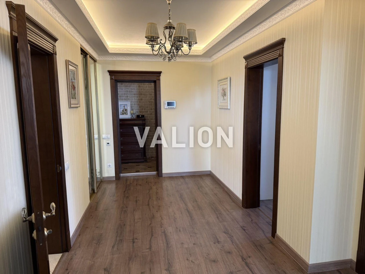 Продажа трехкомнатной квартиры 102 м² на ул. Феод