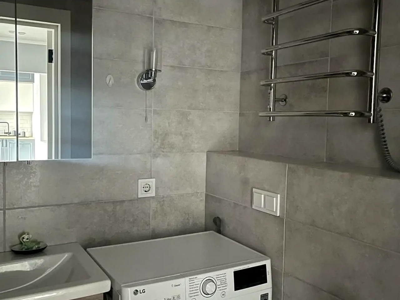 Продаж квартири 2-кімн. 68.3 м² 16/16 пов.
