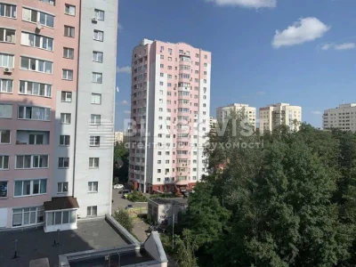 Продаж квартири з ремонтом Українського Відродження 3-В