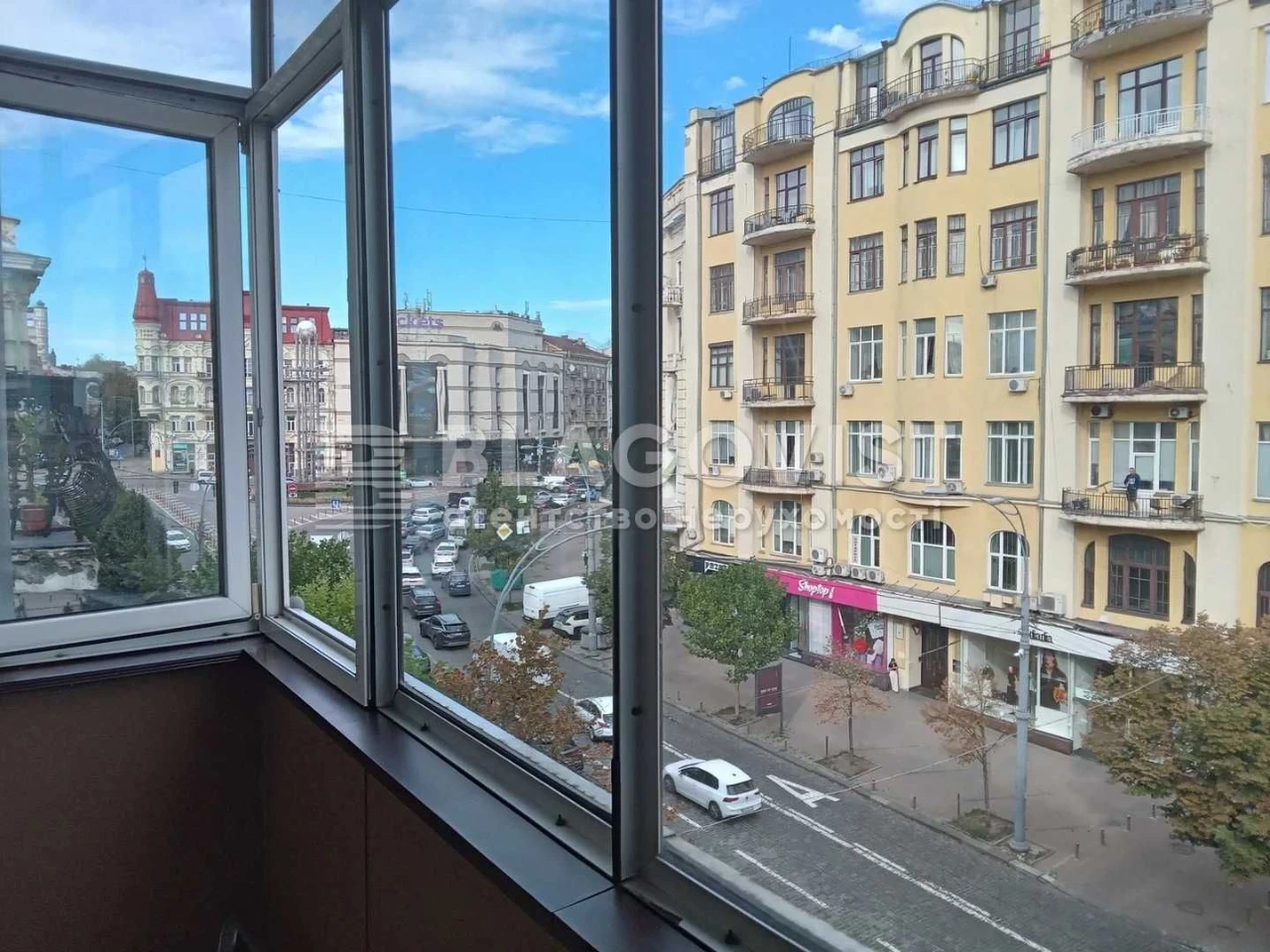 Продаж 3-к квартири вул.Велика Васильківська, 32а Фасадна бу