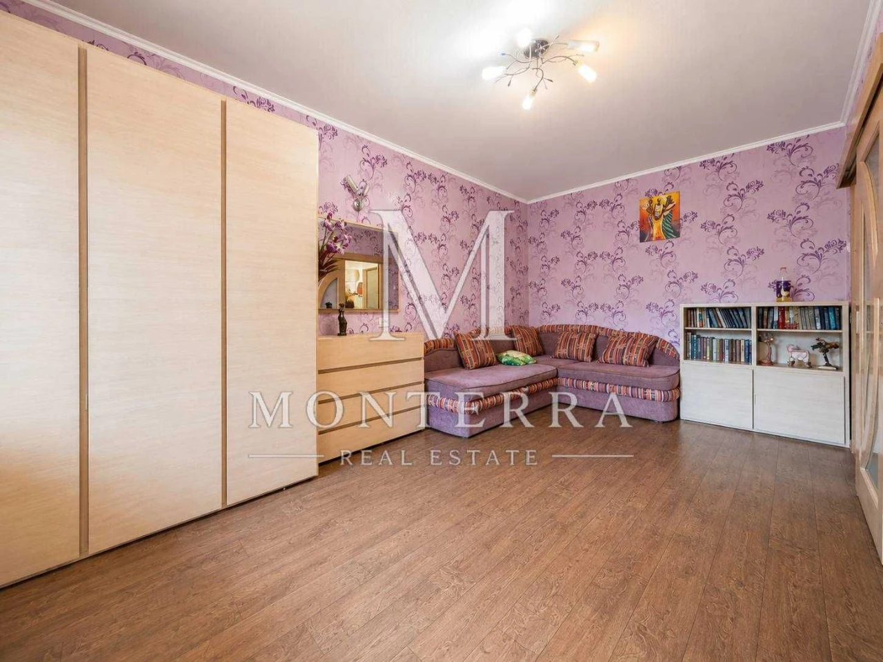 Без % Продаж 2 кім квартири з ремонтом біля парку та озера,