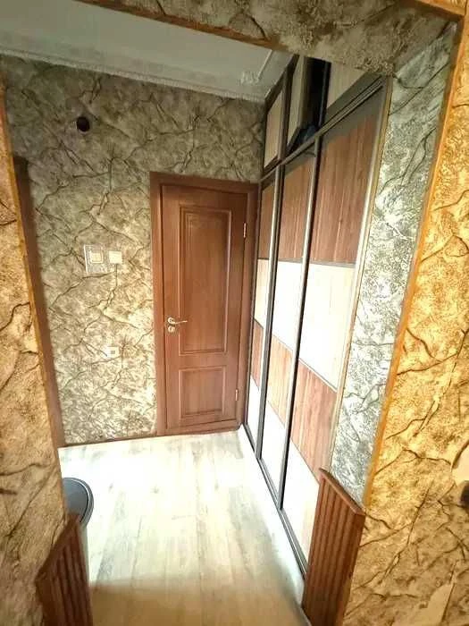 Теремки, вул. Академіка Заболотного 12  3 кім кв 72 м2  Тере