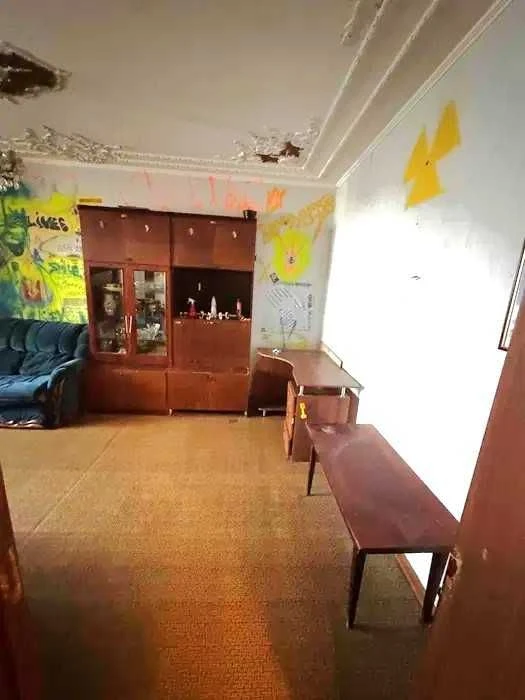 Теремки, вул. Академіка Заболотного 12  3 кім кв 72 м2  Тере