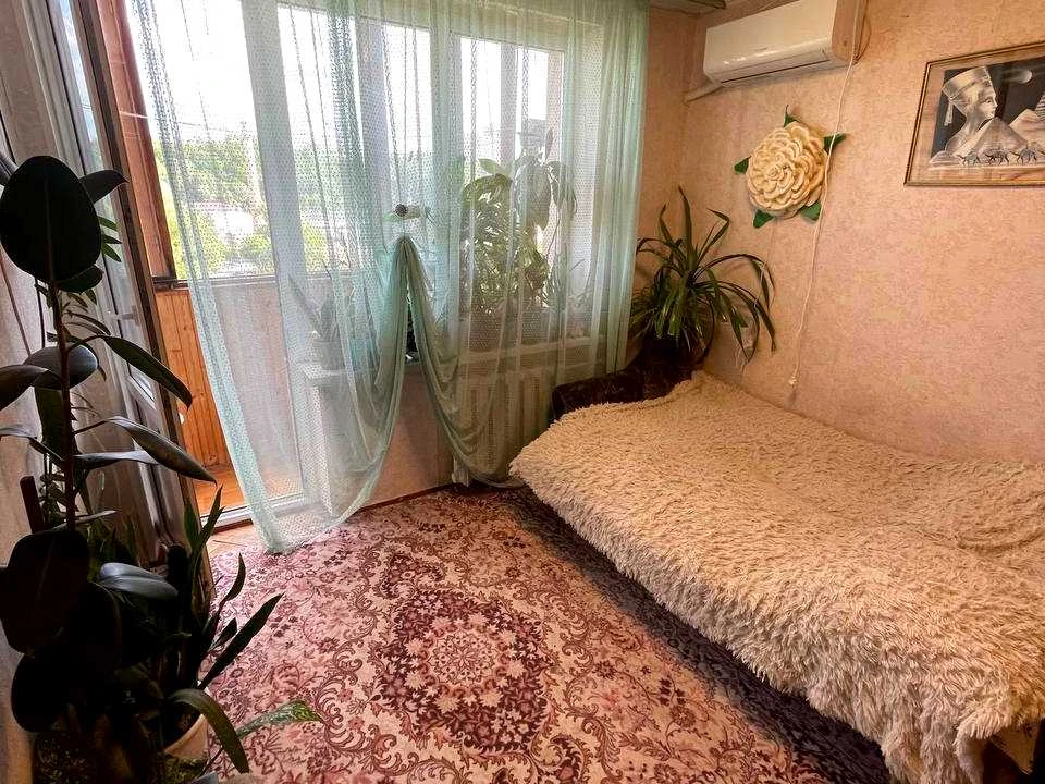 Квартира. Київ, Сирецька вул.