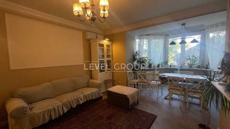 Продаж 3-кімнатної квартири 128,7 м² з паркінгом | вул. Крак