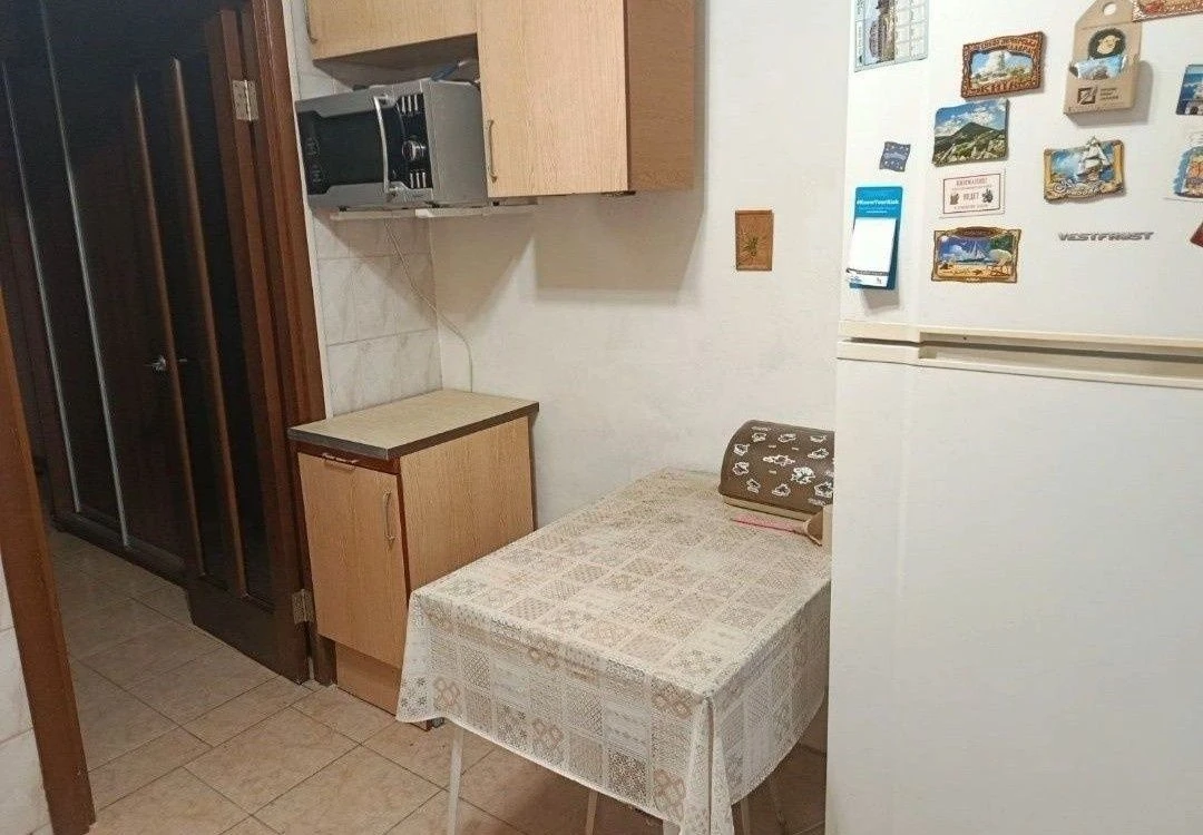 Петропавлівська 6