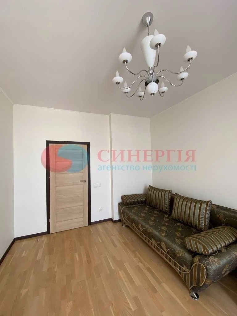 Продаж 3-кімнатної квартири 104 м², Дмитрівська вул., 80