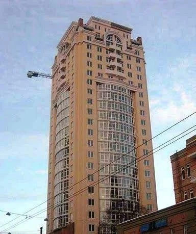 Продаж 3-кімнатної квартири 104 м², Дмитрівська вул., 80