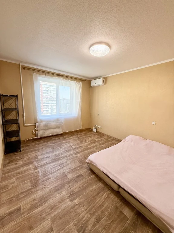 Продам 2-кім квартиру Перемоги-5, пр. Героїв 19