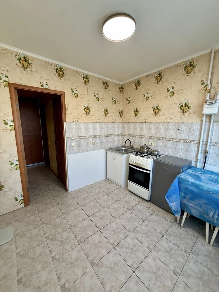 Продам 2-кім квартиру Перемоги-5, пр. Героїв 19