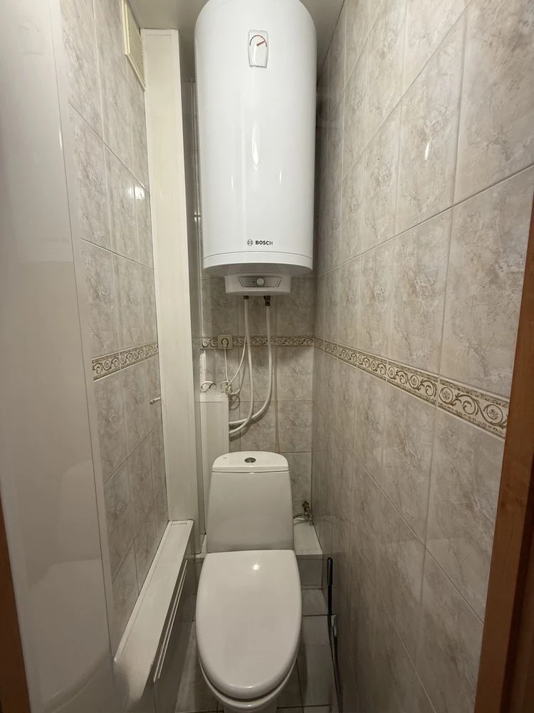 Продам 2-кім квартиру Перемоги-5, пр. Героїв 19