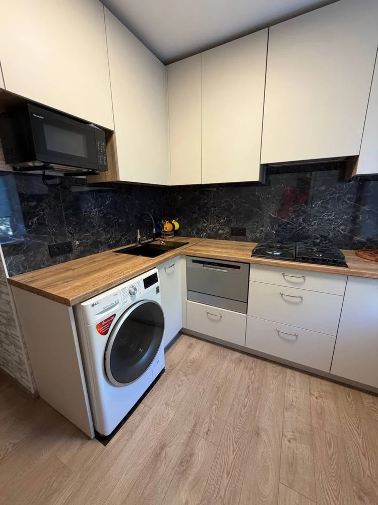 Продаж квартири 2 кім.,на Копилівській,Газ, Куренівка, гарни