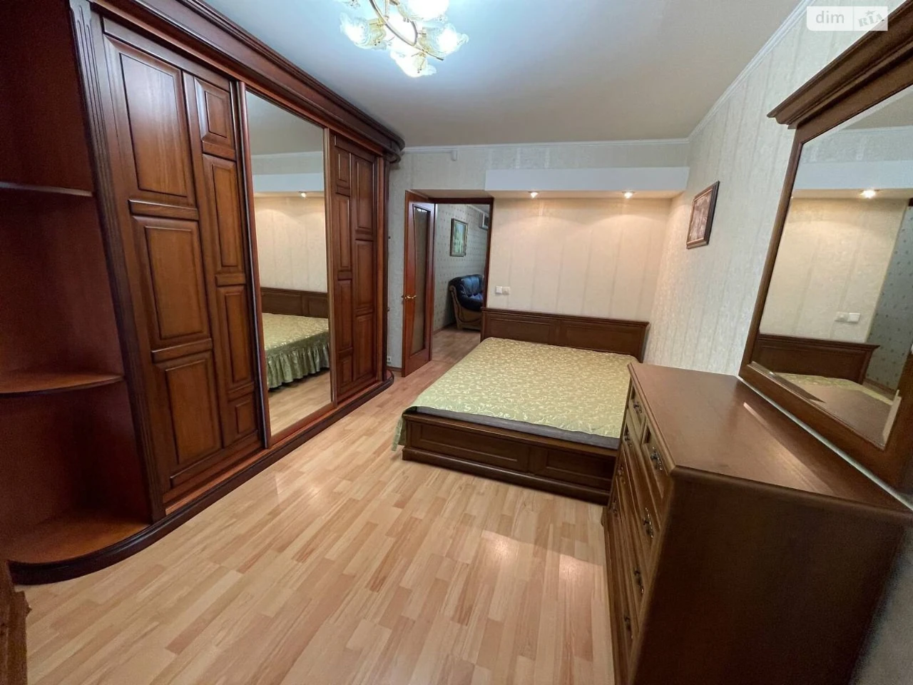 Продаж Квартира Титова