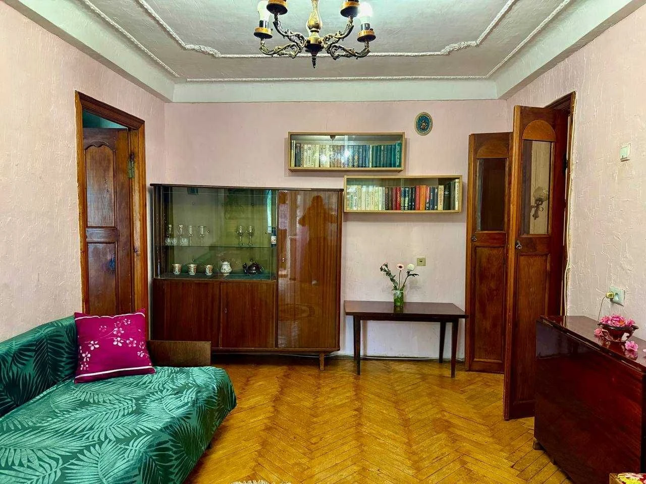 Продається 2-кімнатна квартира, вул.Мрії,Шевченківський р-н