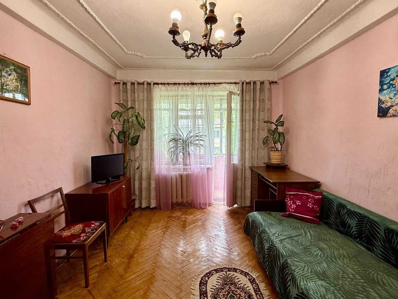 Продається 2-кімнатна квартира, вул.Мрії,Шевченківський р-н