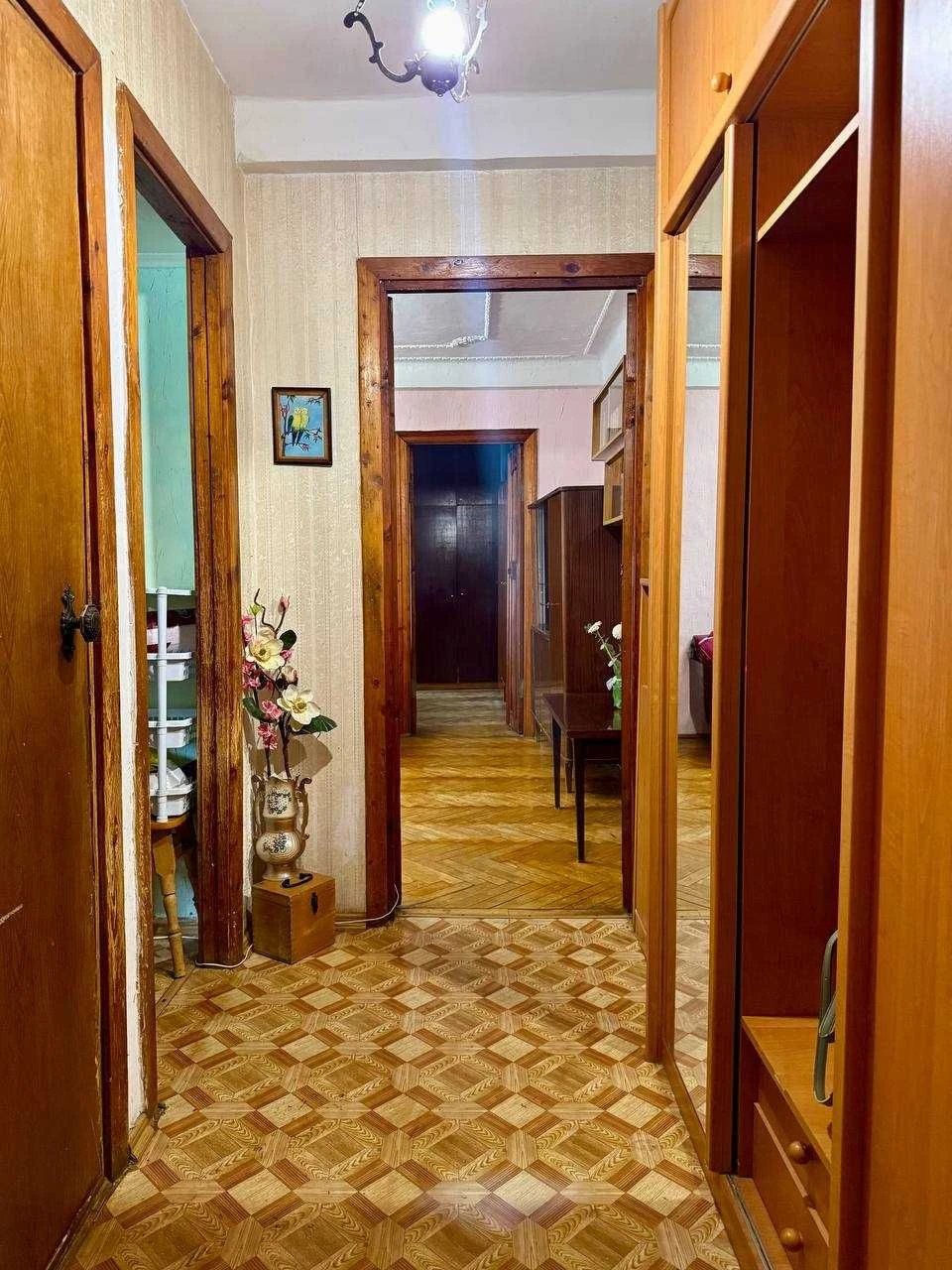 Продається 2-кімнатна квартира, вул.Мрії,Шевченківський р-н